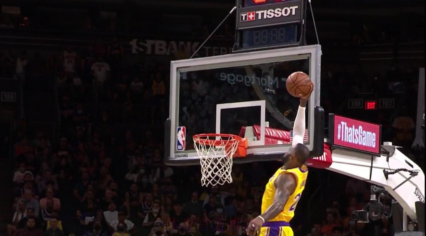 乐福中场送出超远距离长传，夏普再次起飞平框空接飞扣